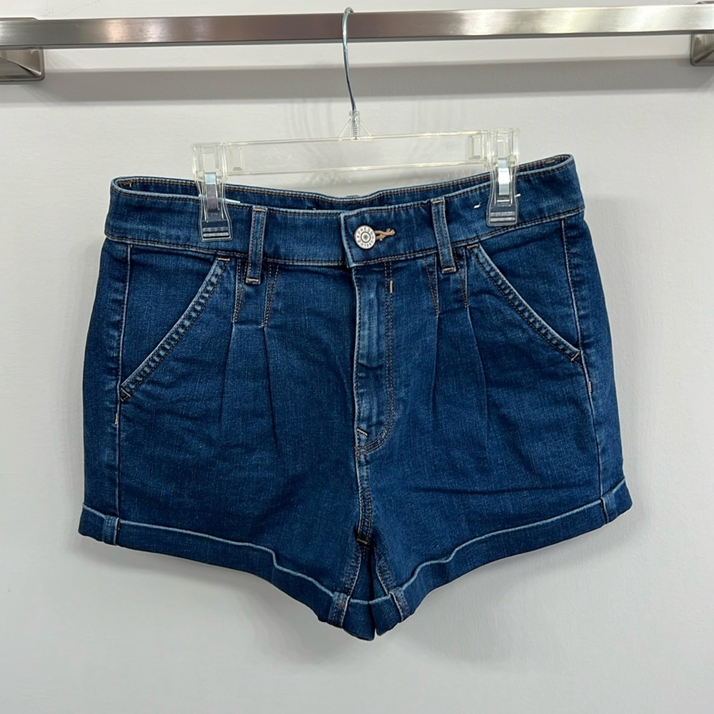 Express: Size 4, Pleated Leg High Rise Shorts. Dark Blue.